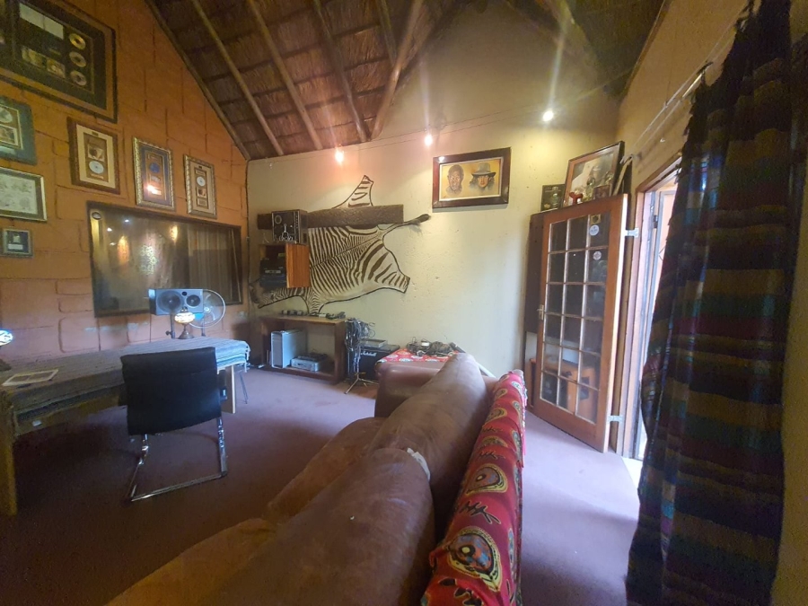 13 Bedroom Property for Sale in Hartbeespoort Rural North West